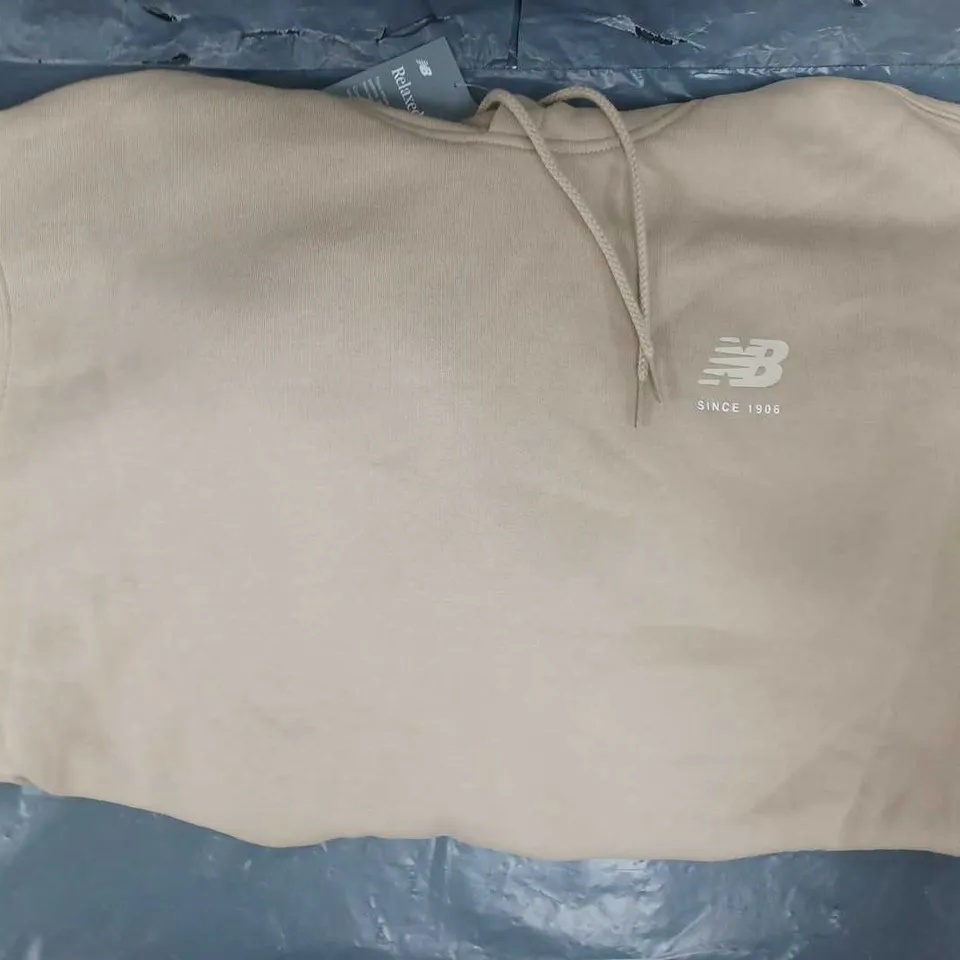 NEW BALANCE LONG SLEEVE HOODIE IN SAND SIZE XL