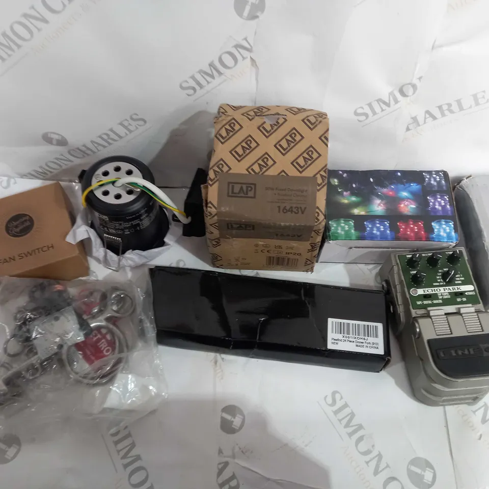 APPROXIMATELY 10 ASSORTED HOUSEHOLD ITEMS TO INCLUDE TRIPLE POLE FAN SWICH, LAP 1643V, AND SMART LED LIGHTS ETC. 