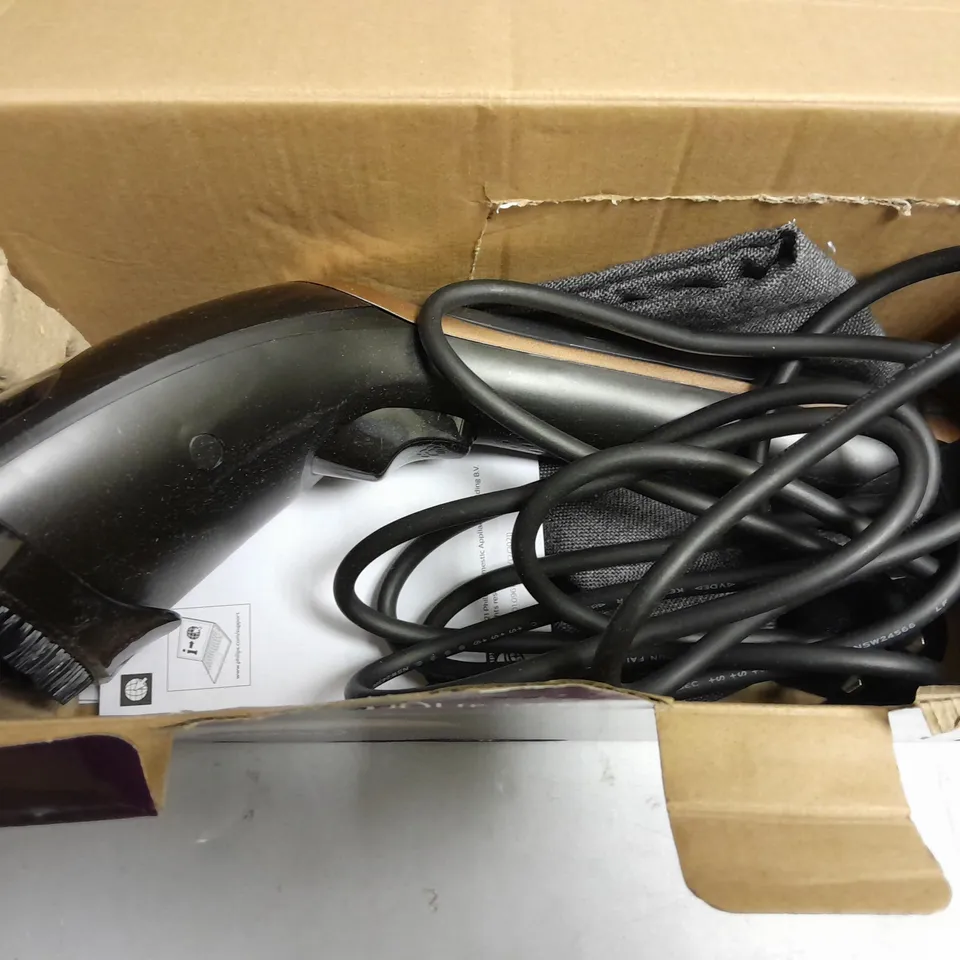 BOXED PHILIPS STEAM AND GO STEAMER 