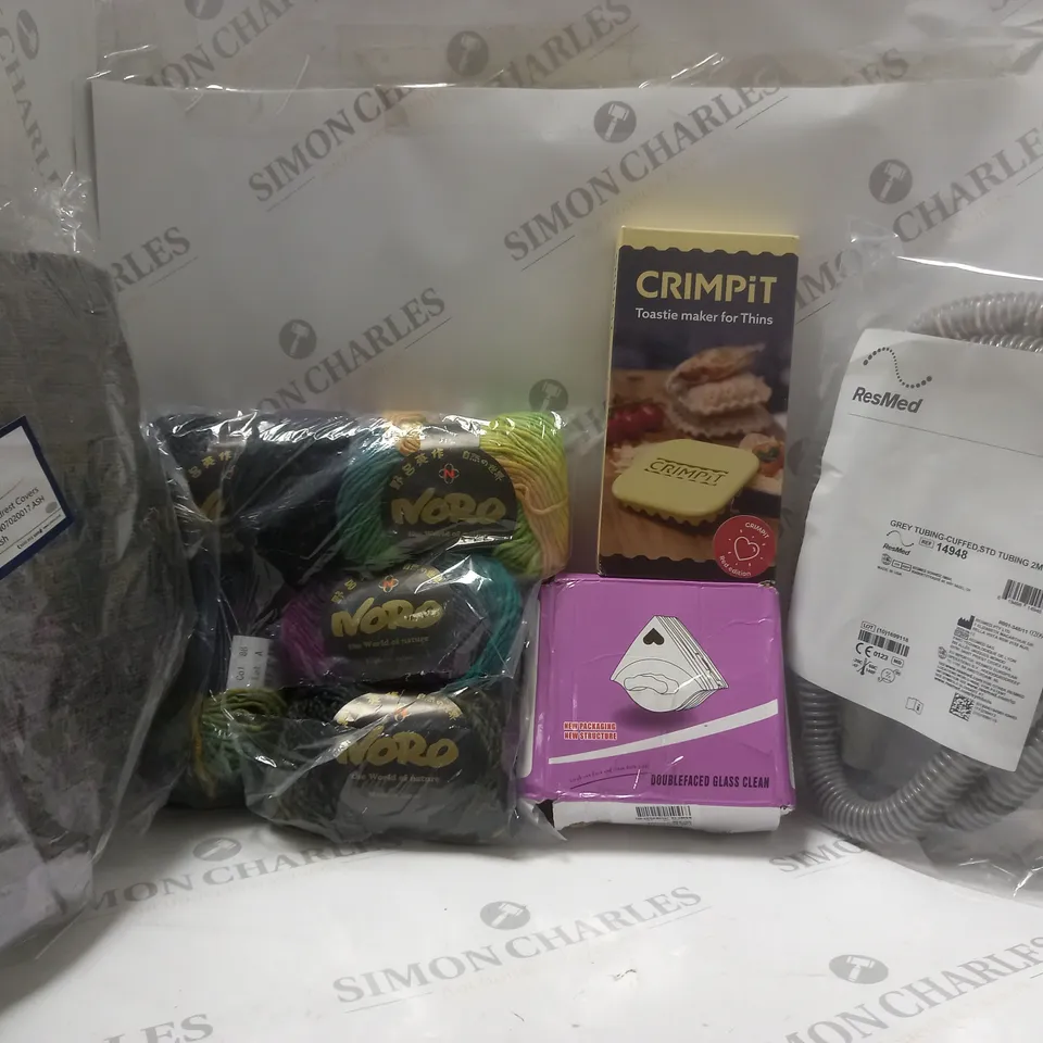 BOX OF APPROXIMATELY 20 ASSORTED ITEMS TO INCLUDE - CRIMPIT TOASTIE MAKER FOR THINS - RESMED GREY TUBING CUFFED - CARECOHAMILTON ARM & HEADREST COVERS ECT