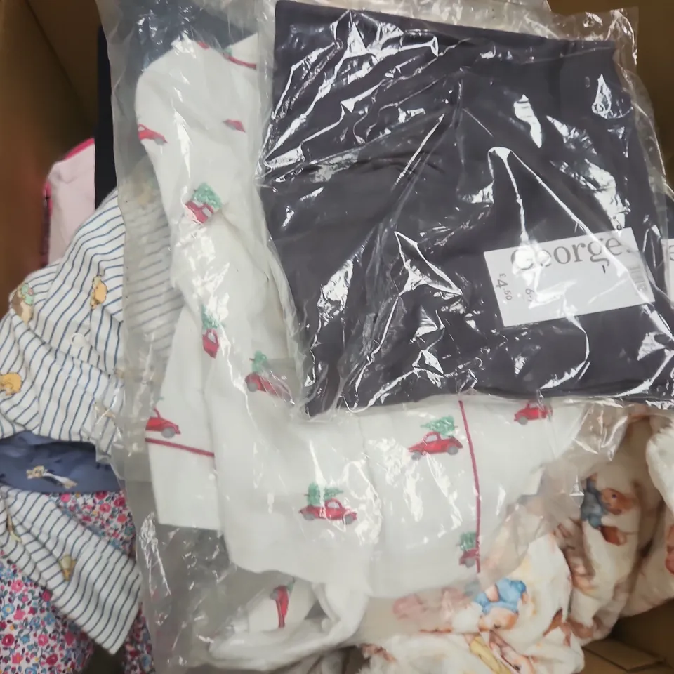 BOX OF APPROXIMATELY 25 ASSORTED KIDS CLOTHING ITEMS TO INCLUDE - TOP , SHORTS , T-SHIRT ETC