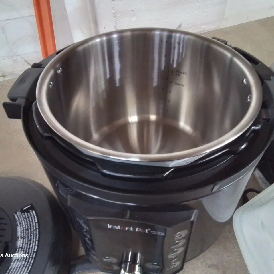 BOXED INSTANT POT PRO CRISP AIR FRYER