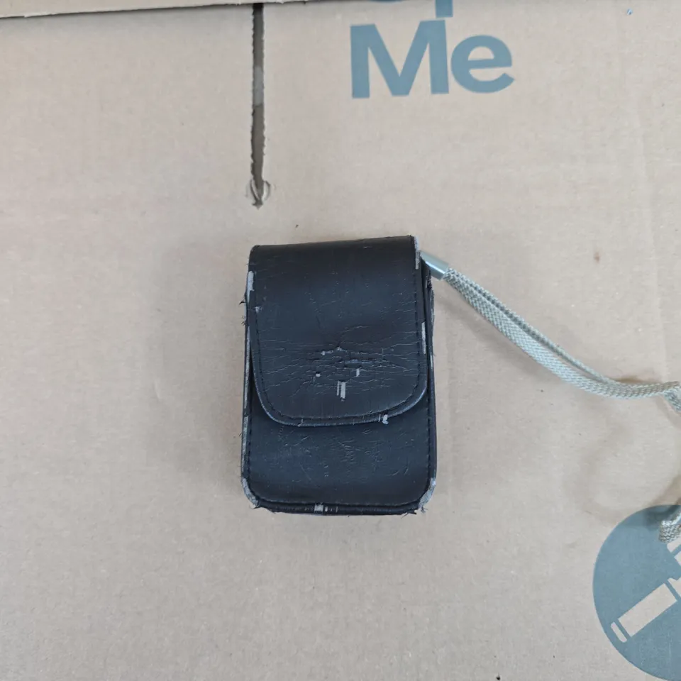FUJIFILM FINEPIX JV200 14MP COMPACT DIGITAL CAMERA & CARRY CASE