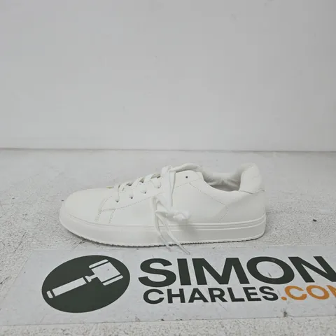 THREADBARE WHITE LEATHER TRAINER β MEN'S CASUAL SNEAKER SIZE 9
