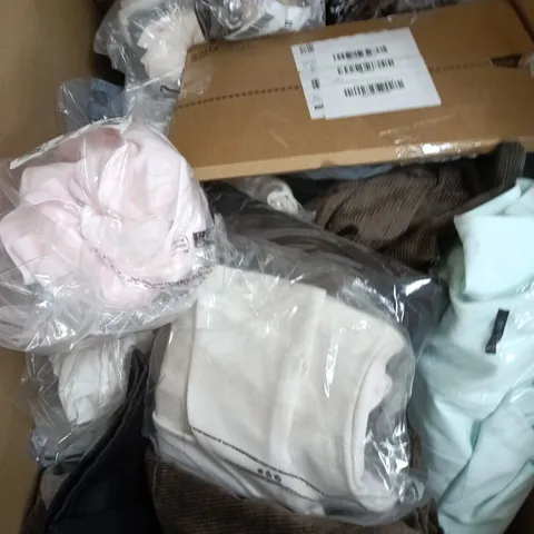 APPROXIMATELY 10 ASSORTED HOUSEHOLD/CLOTHING PRODUCTS TO INCLUDE DRESSES, COASTERS, HOME DECOR ETC