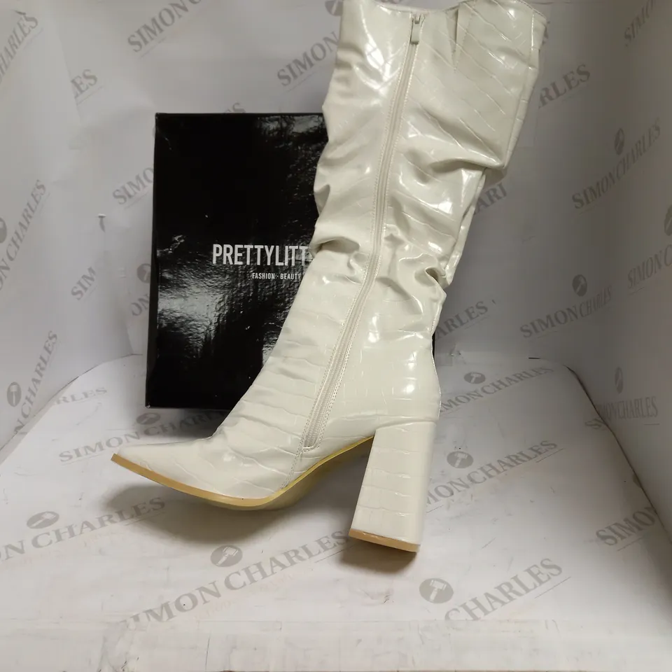 BOXED PRETTY LITTLE THING WHITE HIGH BLOCK HEEL KNEE HIGH BOOTS SIZE 7