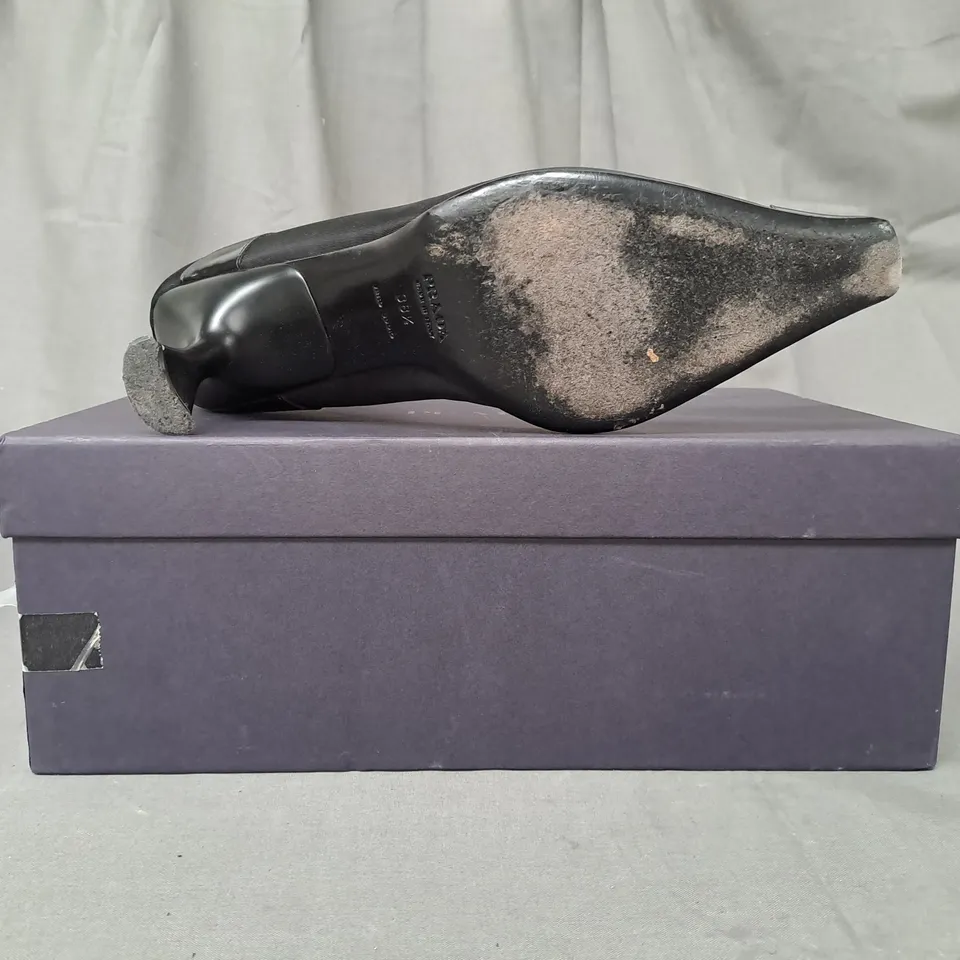 BOXED PAIR OF PRADA POINTED TOE HEELED SHOES IN BLACK EU SIZE 38.5