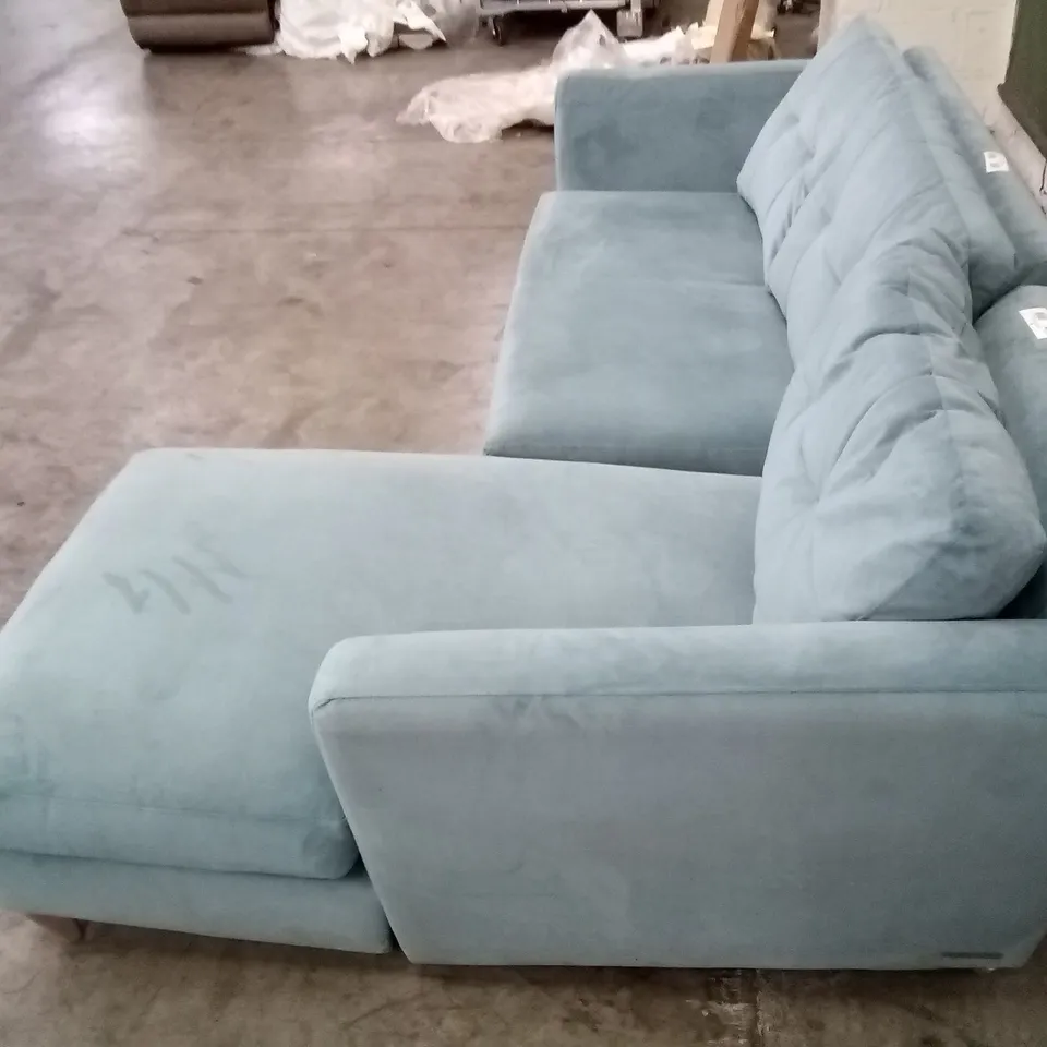 DESIGNER G PLAN HERMIONE CORNER SOFA WITH CHAISE END RHF - SHALLOW PUDD FABRIC 