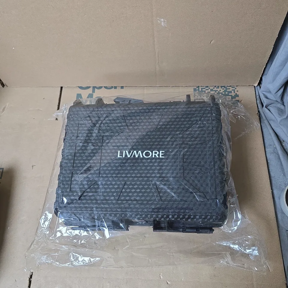 LIVMORE PORTABLE ELECTRIC CAR WASH SYSTEM – CASE WITH HOSE & ACCESSORIES