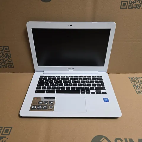 ASUS C300S PC NOTEBOOK IN BLUE/WHITE