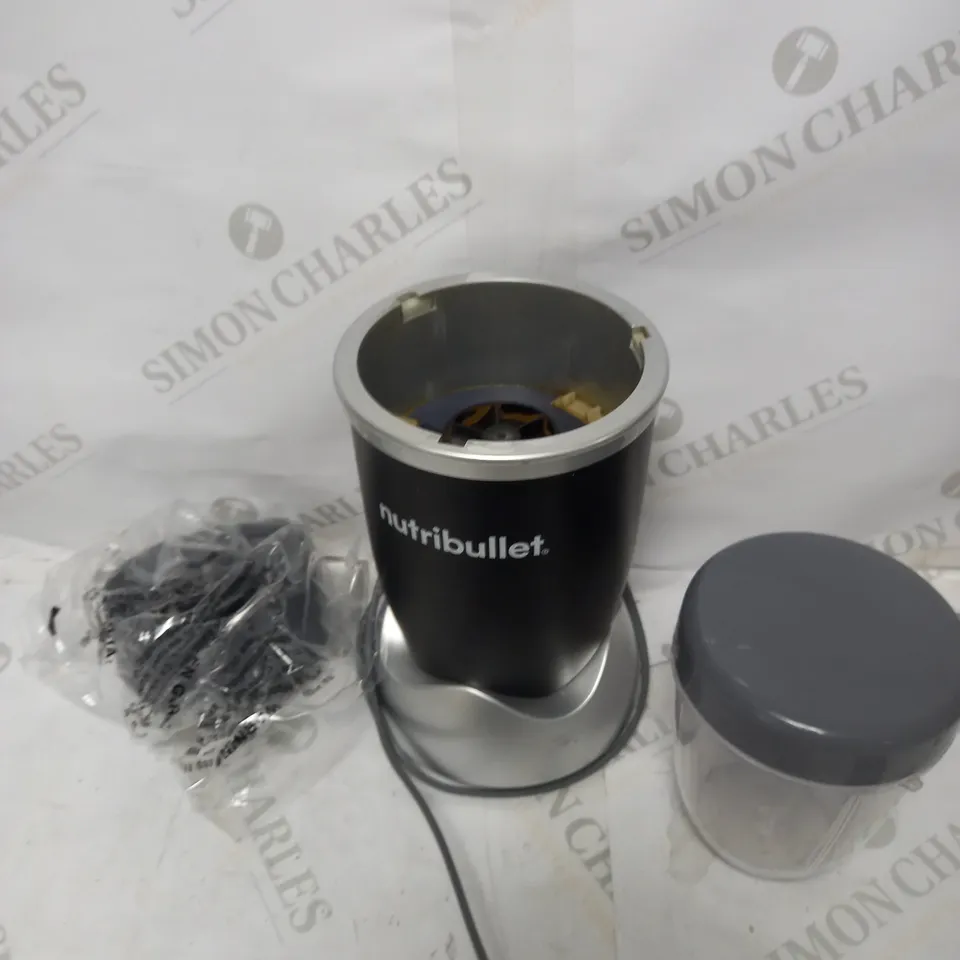 NUTRIBULLET 600 SERIES BLENDER 