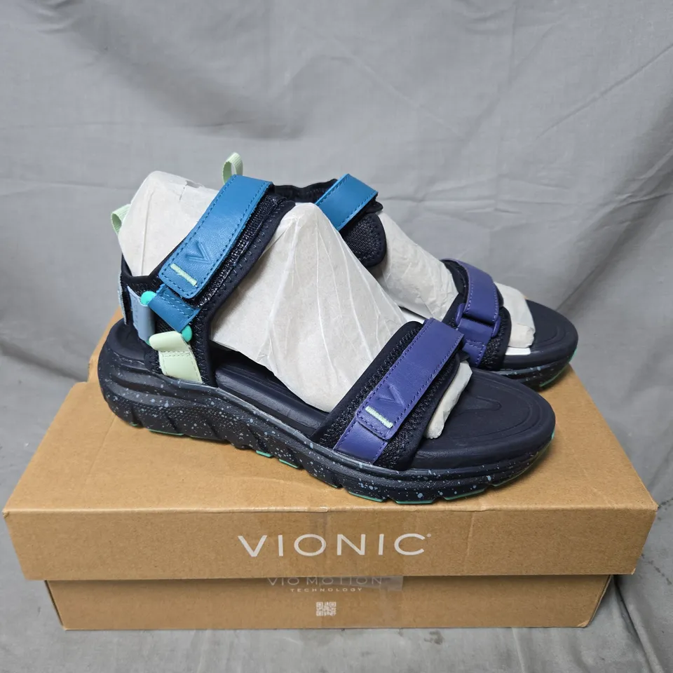 BOXED VIONIC WALK MAX SANDALS IN NAVY - SIZE 4