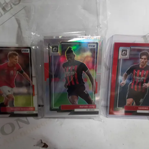 SMALL BOX OF COLLECTABLE FOOTBALL TRADING CARDS