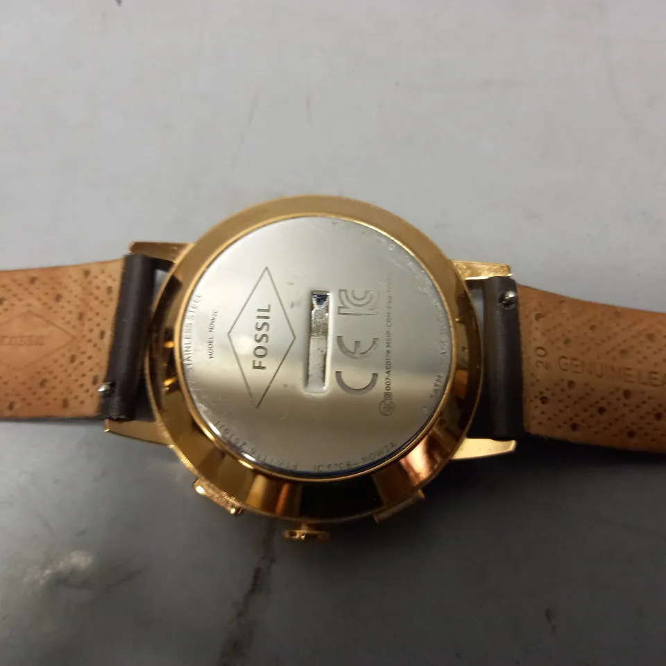 BOXED FOSSIL WATCH IN ROSE GOLD EFFECT W. BROWN LEATHER STRAPS