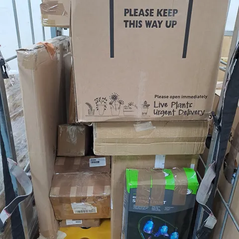 CAGE OF APPROXIMATELY 10 ASSORTED HOUSEHOLD ITEMS TO INCLUDE WATER SPRINKLER, DECORATIVE BIRD NEST, ETC