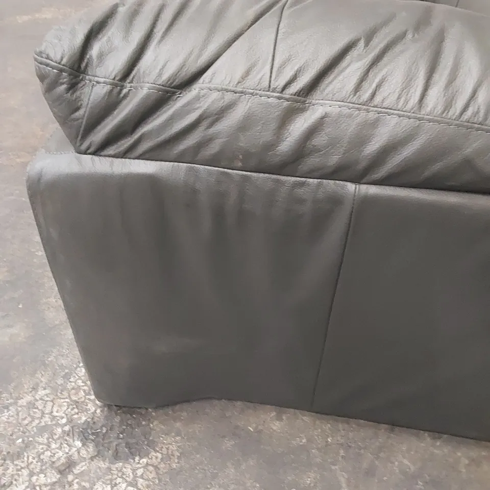DESIGNER 2 SEATER FAUX GREY LEATHER UPHOLSTERED SOFA