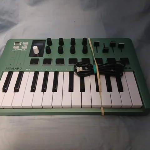 ARTURIA MINILAB 3 MIDI CONTROLLER KEYBOARD – USB