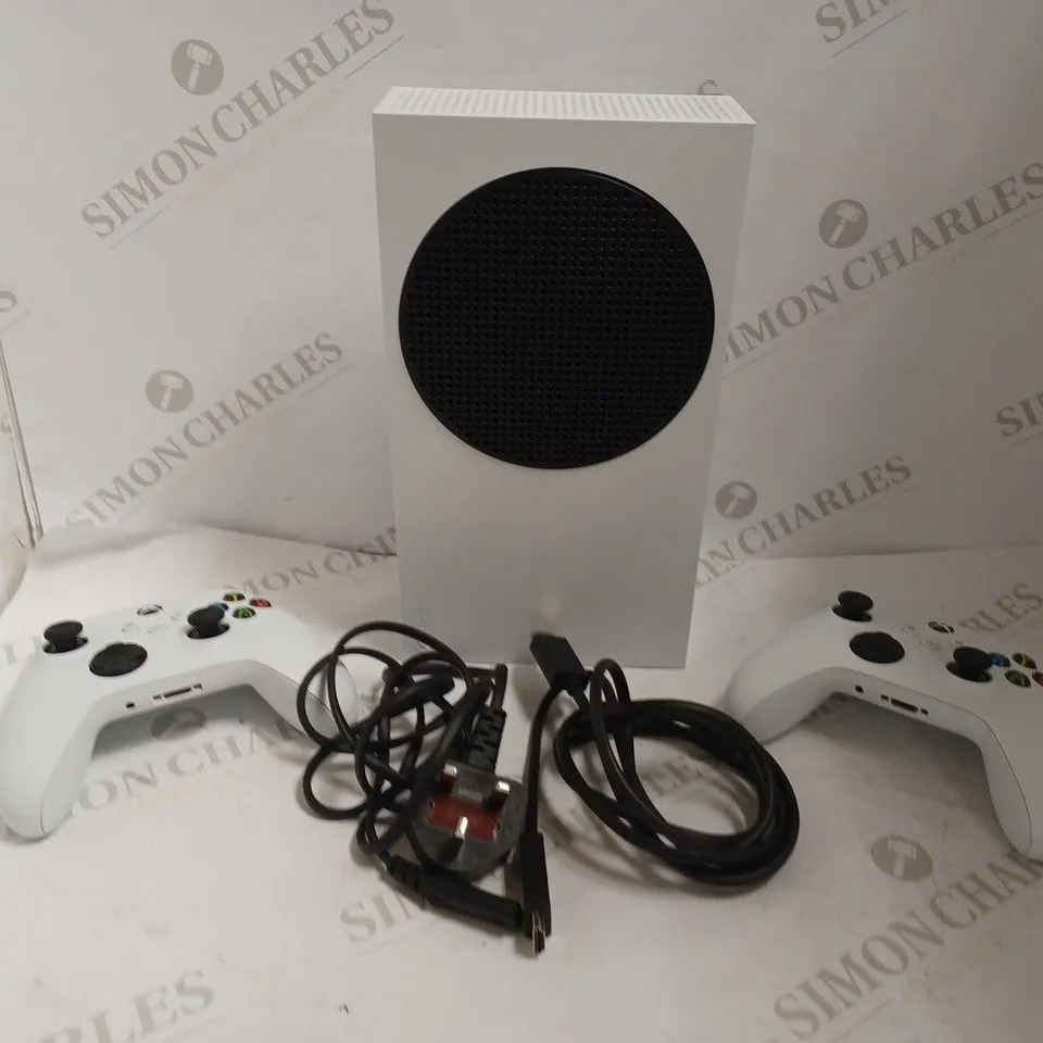 XBOX SERIES S GAMES CONSOLE WITH SPARE CONTROLLER - ROBOT WHITE