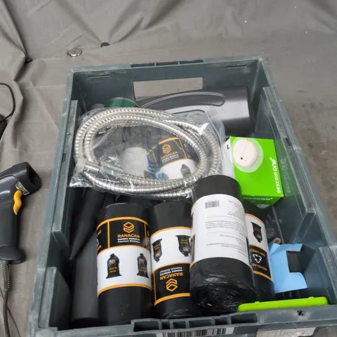 TOTE OF APPROXIMATELY 12 ASSORTED ITEMS TO INCLUDE: WATER2 FILTERED SHOWER HEAD CAPSULE 