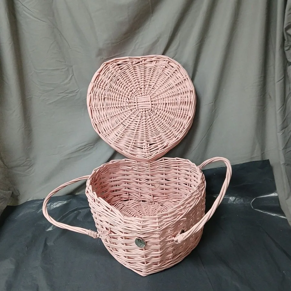 PINK WICKER STORAGE BASKET WITH LID
