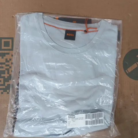 BAGGED BOSS ORANGE TALES BOX LOGO T-SHIRT IN LIGHT GREY SIZE LARGE