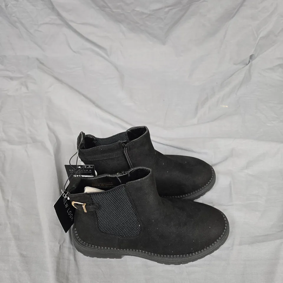 NEW LOOK WOMEN'S CHELSEA BOOTS – BLACK SUEDE, UK5 (EU38)