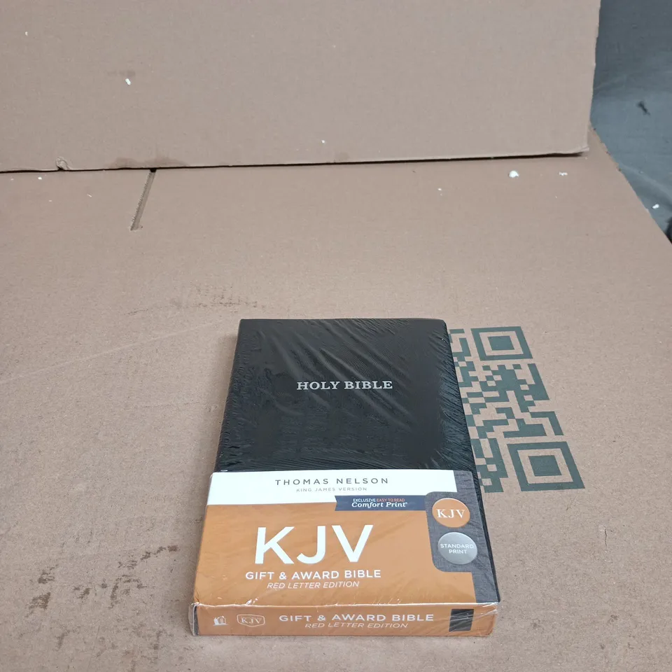 BOX OF APPROXIMATELY 12 HOLY BIBLE THOMAS NELSON KING JAMES VERSION GIFT AND AWARD BIBLE EDITION