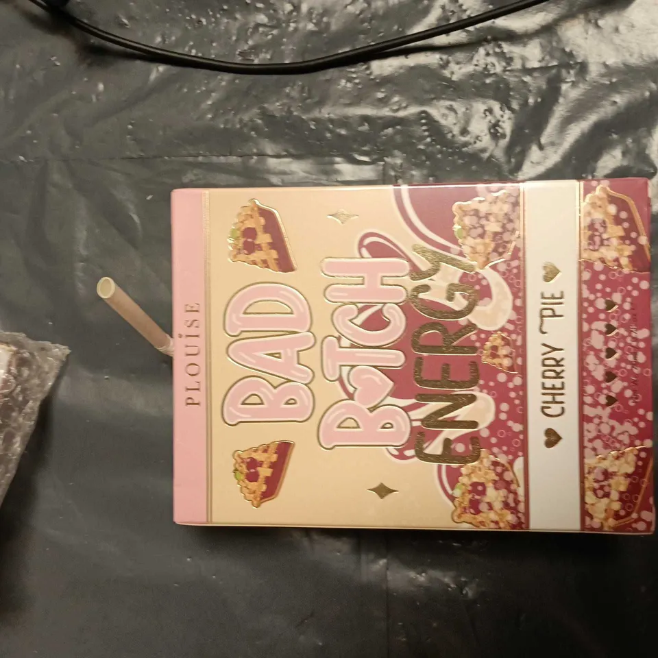 PLOUISE MAKE-UP BRUSH SET (3 BRUSHES) – PINK BOX + ASSORTED BEAUTY ITEMS