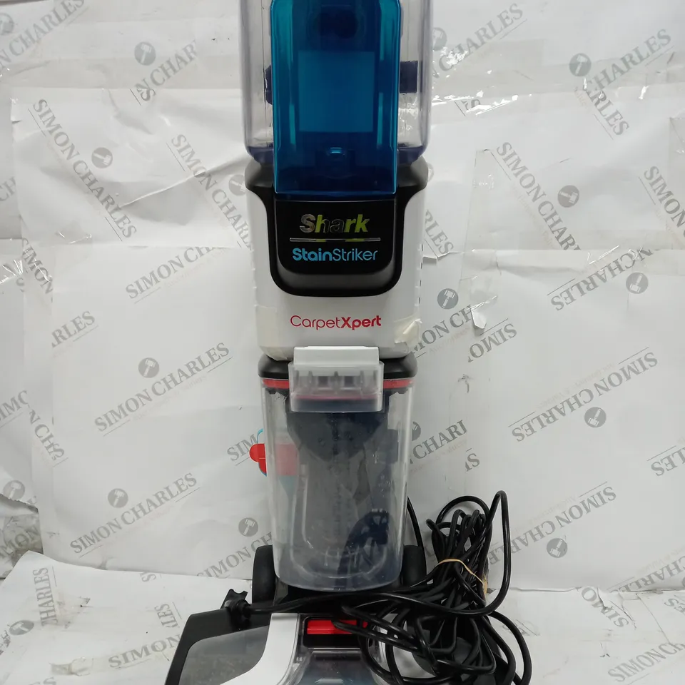 SHARK CARPET XPERT DEEP CARPET CLEANER & BUILT IN STAIN STRIKER EX200UK - COLLECTION ONLY