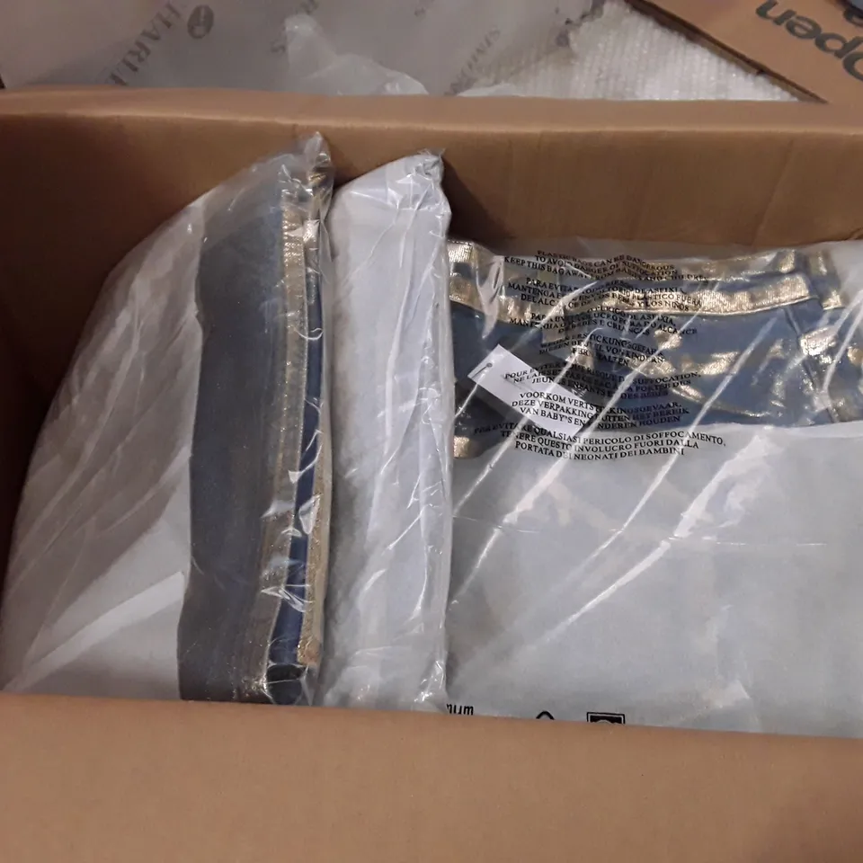 BOX BRAND NEW JDWILLIAMS DENIM METALLIC SKIRT SIZE 26 GOLD COLOUR APPROXIMATELY 13 PIECES 