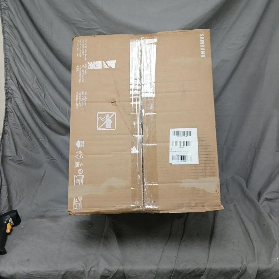 BOXED SAMSUNG MS23K3513AK/EU SOLO 23L MICRCOWAVE OVEN - COLLECTION ONLY