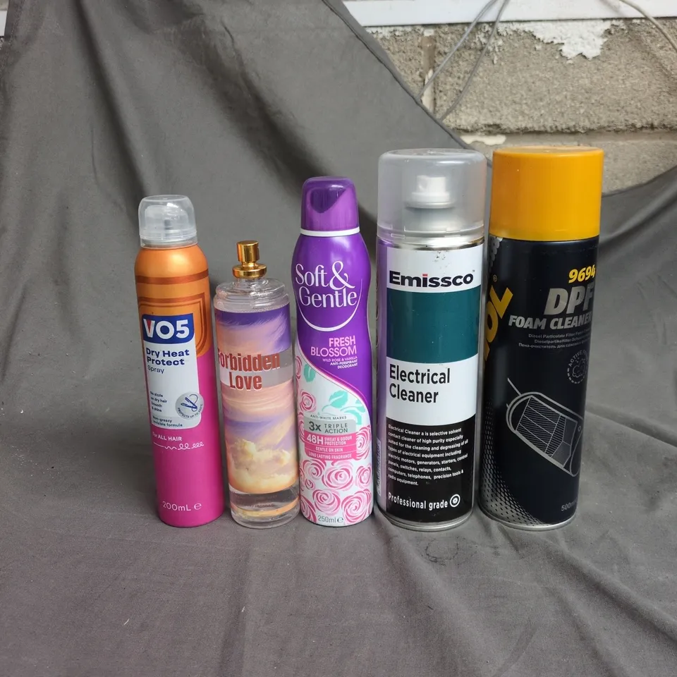 APPROXIMATELY 15 ASSORTED AEROSOLS TO INCLUDE SOFT & GENTLE DEODORANT, EMISSCO ELECTRICAL CLEANER AND VO5 HEAT PROTECT SPRAY
