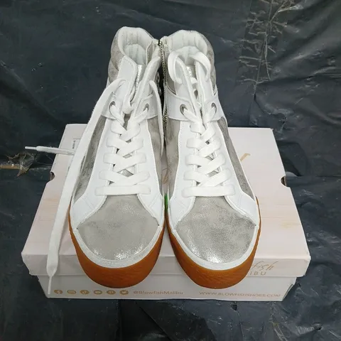 BLOWFISH MALIBU WAVELY HI-TOP SNEAKERS IN WHITE/SILVER SIZE 6
