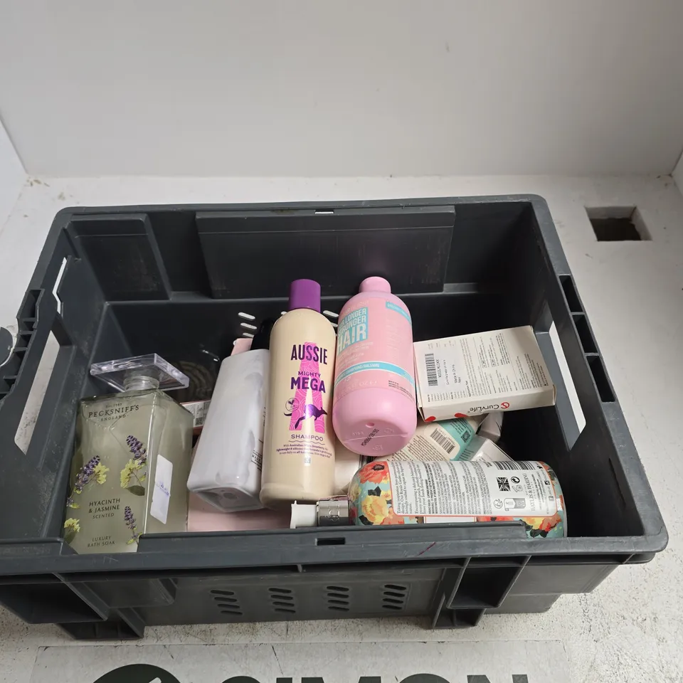 TOTE OF APPROXIMATELY 10 ASSORTED BEAUTY ITEMS INCLUDING MAKARTT NAIL GLUE, OPCAO INTIMATE CARE NATURAL OIL AND SUNTRIBE AFTER SUN GEL