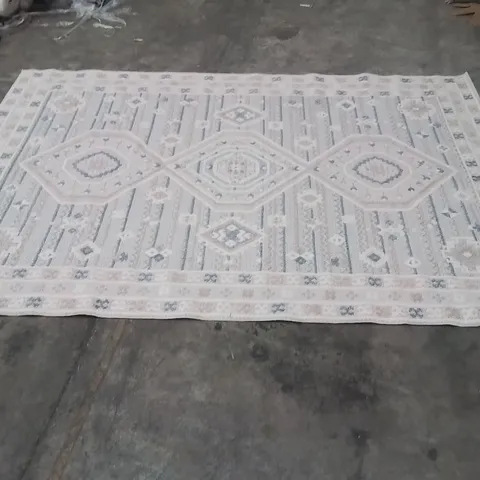 QUALITY DESIGNER AREA RUG - APPROXIMATELY 280X190CM