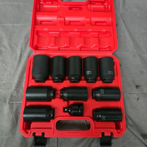 RED CR-V SOCKET SET IN PLASTIC CASE