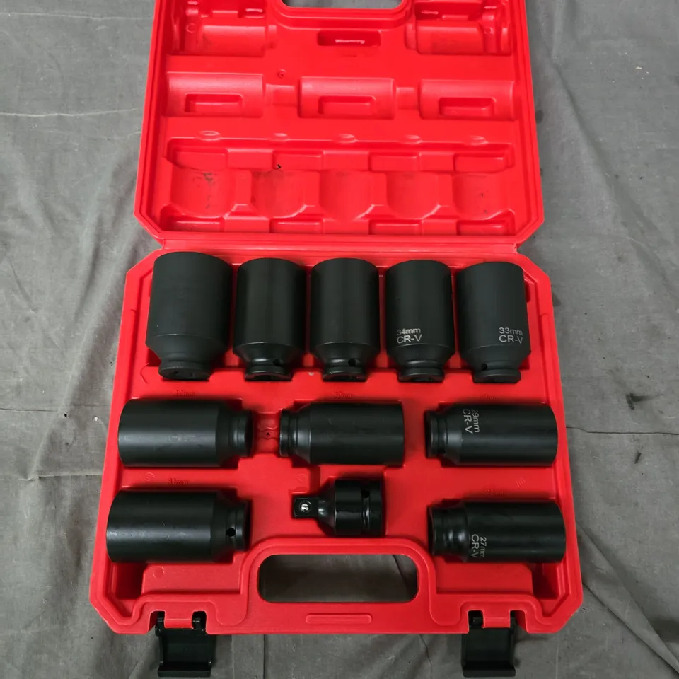 RED CR-V SOCKET SET IN PLASTIC CASE
