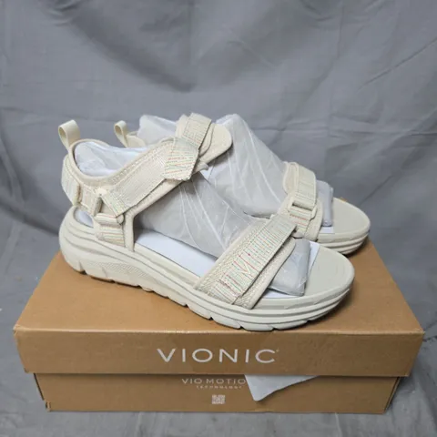 BOXED VIONIC WALK MAX SANDALS IN CREAM - SIZE 5