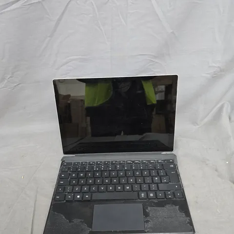 MICROSOFT SURFACE PRO 5 WITH KEYBOARD – I5, 8GB RAM, 256GB SSD, 12.3" DISPLAY