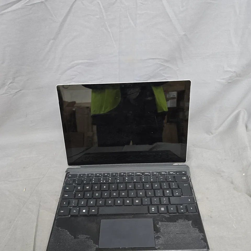 MICROSOFT SURFACE PRO 5 WITH KEYBOARD – I5, 8GB RAM, 256GB SSD, 12.3" DISPLAY