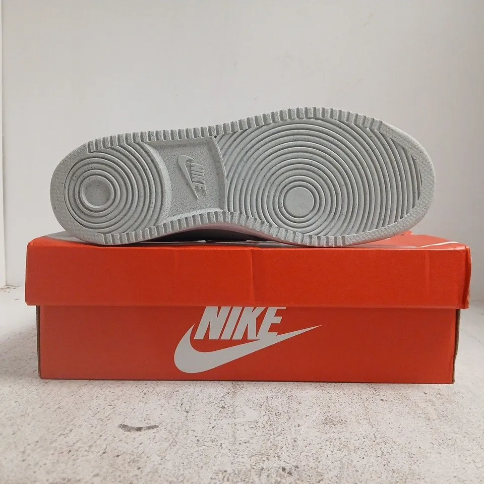 BOXED PAIR OF NIKE COURT VISION TRAINERS IN WHITE/GREY/BLACK SIZE UK 8.5