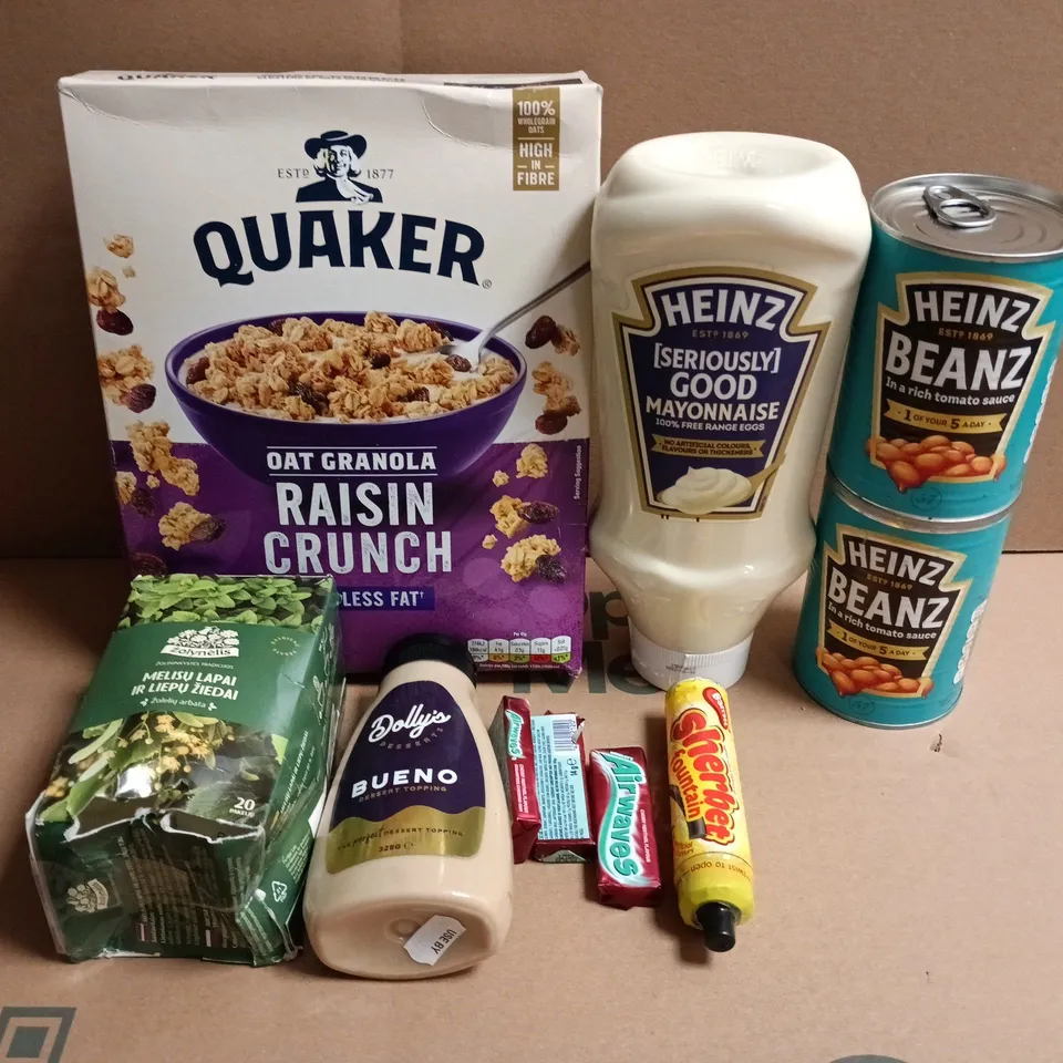 APPROXIMATELY 10 ASSORTED FOOD ITEMS TO INCLUDE QUAKER, HEINZ BEANS AND BUENO SAUCE 
