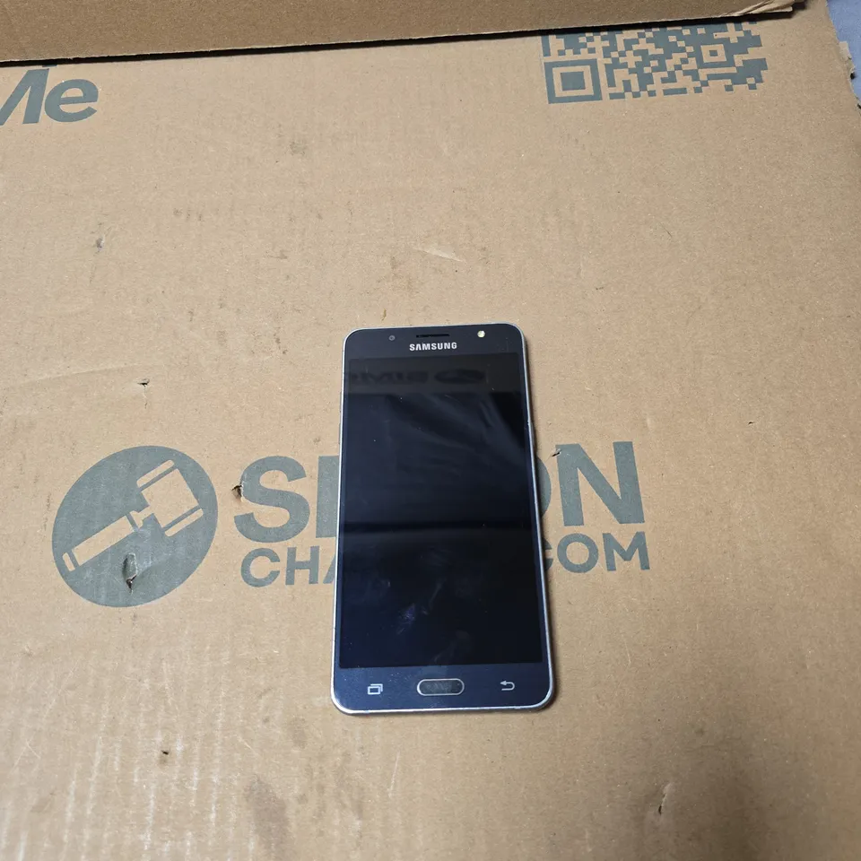 SAMSUNG GALAXY J5 SMART PHONE