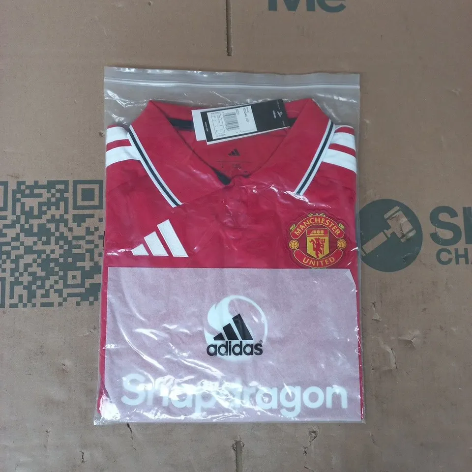 BAGGED ADIDAS MANCHESTER UNITED FOOTBALL JERSEY IN RED SIZE LARGE