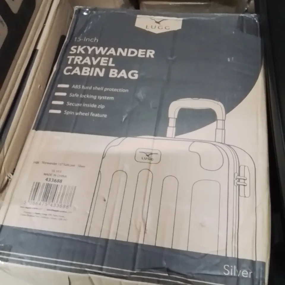 BOXED LUGG 15INCH SKYWANDER TRAVEL CABIN BAG SILVER 