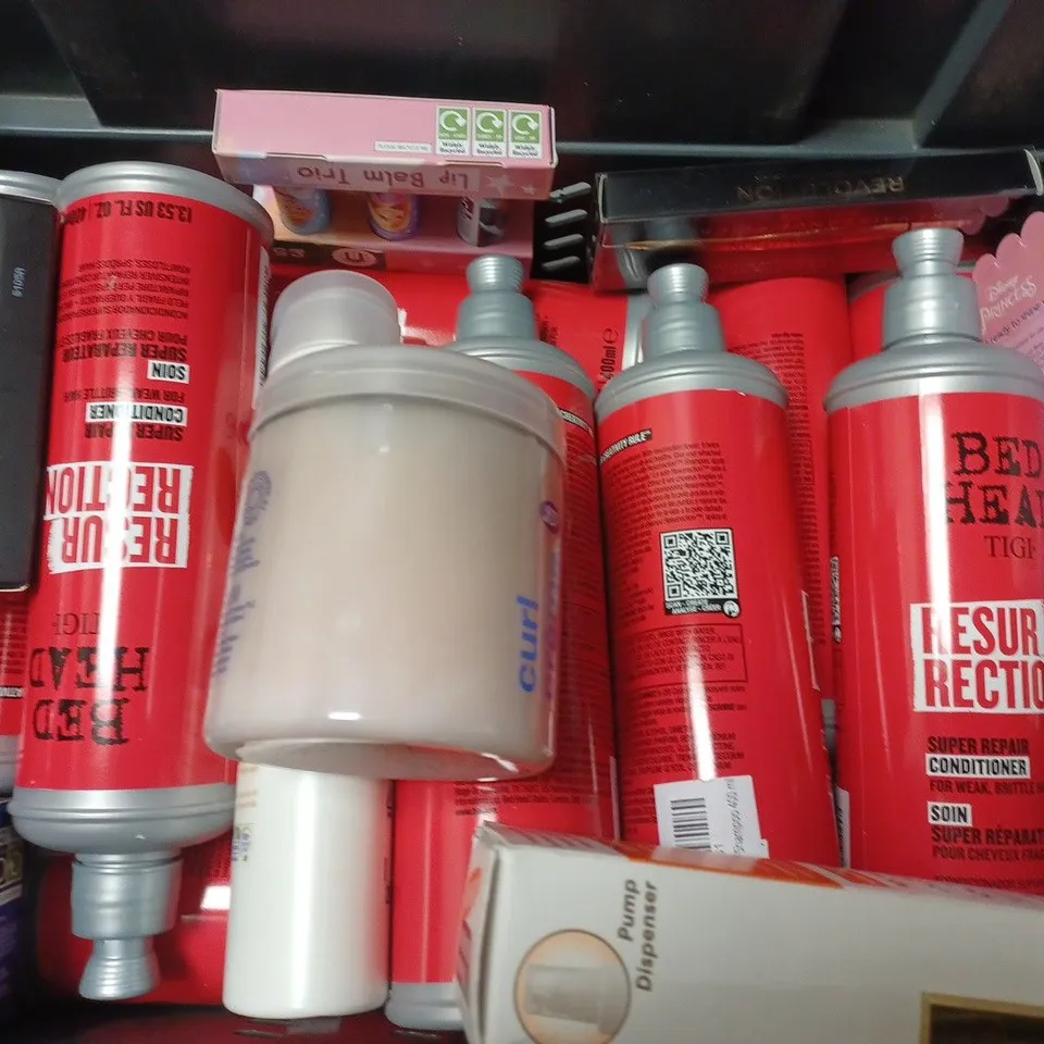 BOX OF APPROX 15 ASSORTED HEALTH AND BEAUTY ITEMS TO INCLUDE - SUPLEX - BED HEAD CONDITIONER -  BOOTS CURL CREAM ETC