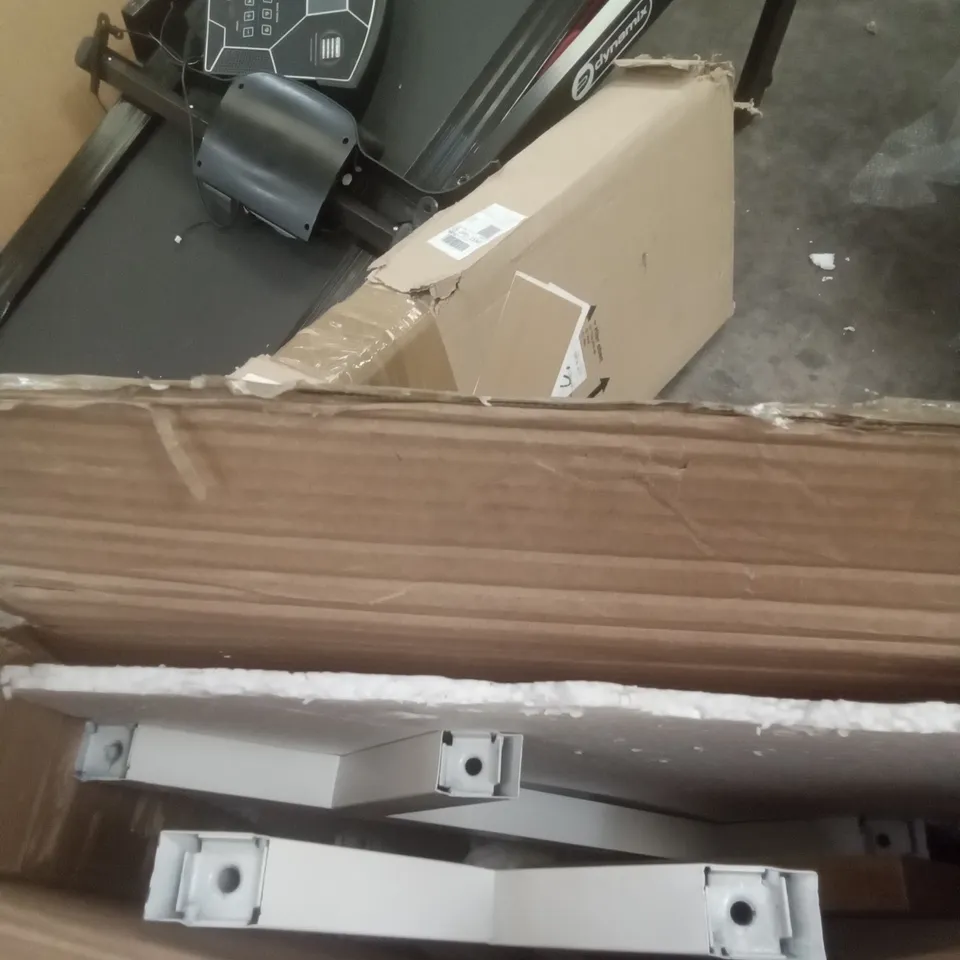 BOXED WOODEN SHELVES 