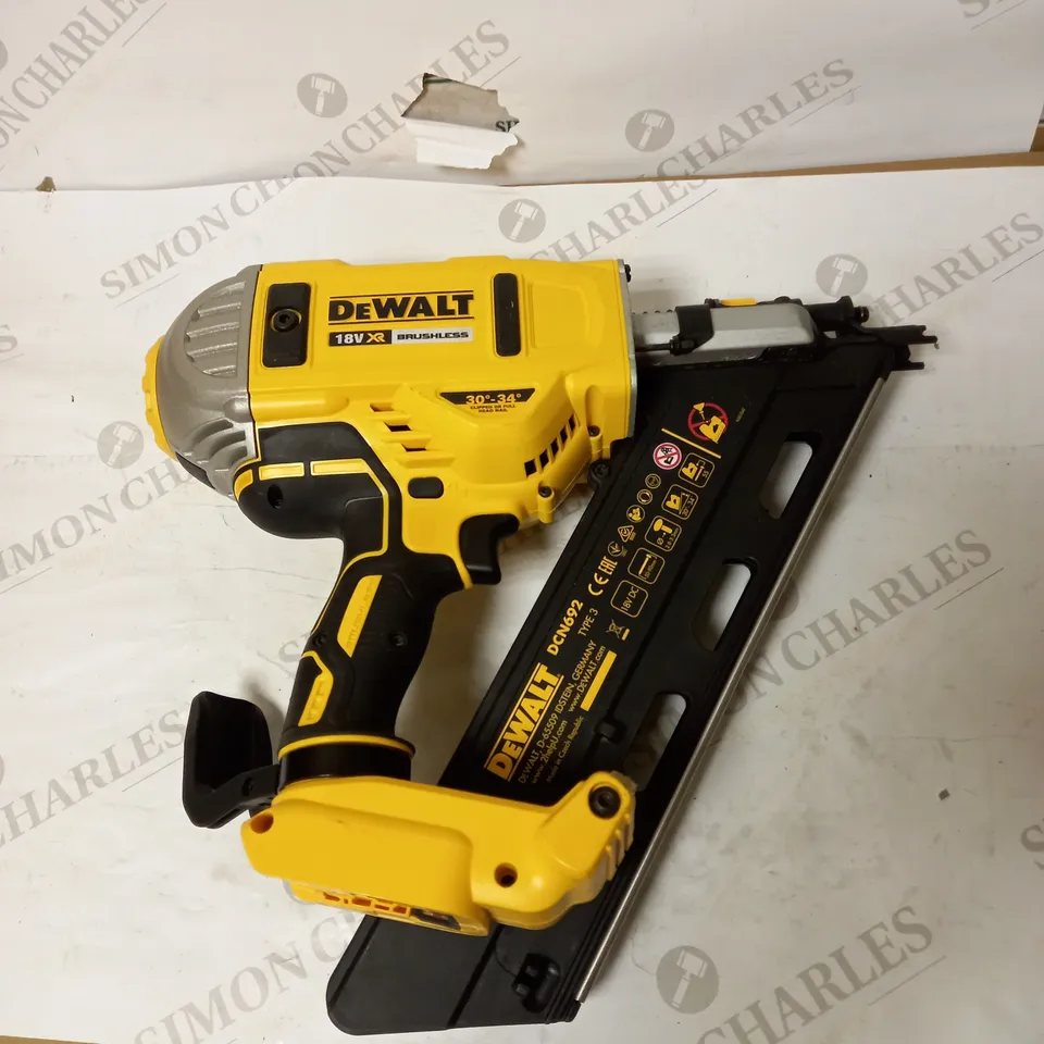 DEWALT DCN692N-XJ 18V XR CORDLESS LI-ION BRUSHLESS FRAMING NAILER