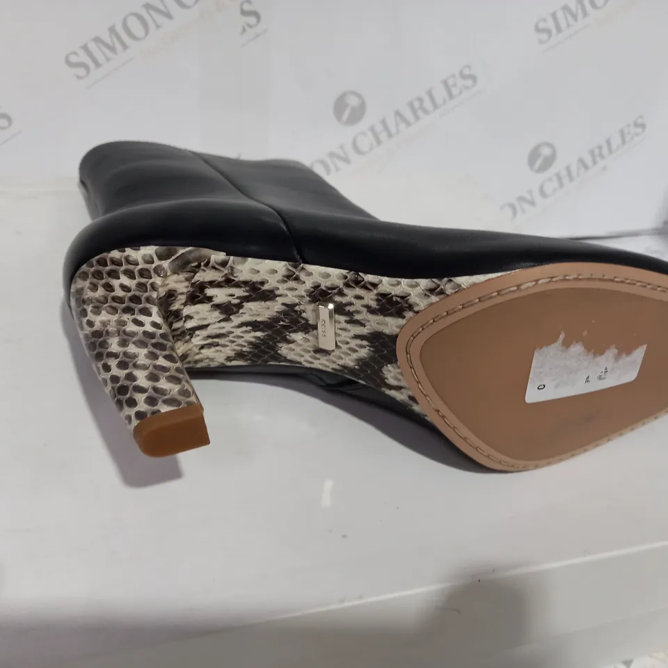 BOXED REISS SOPHIA BLACK HEEL BOOTS - SIZE 7