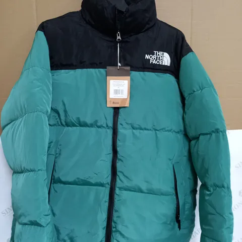 THE NORTH FACE 700 COAT IN GREEN/BLACK - XL